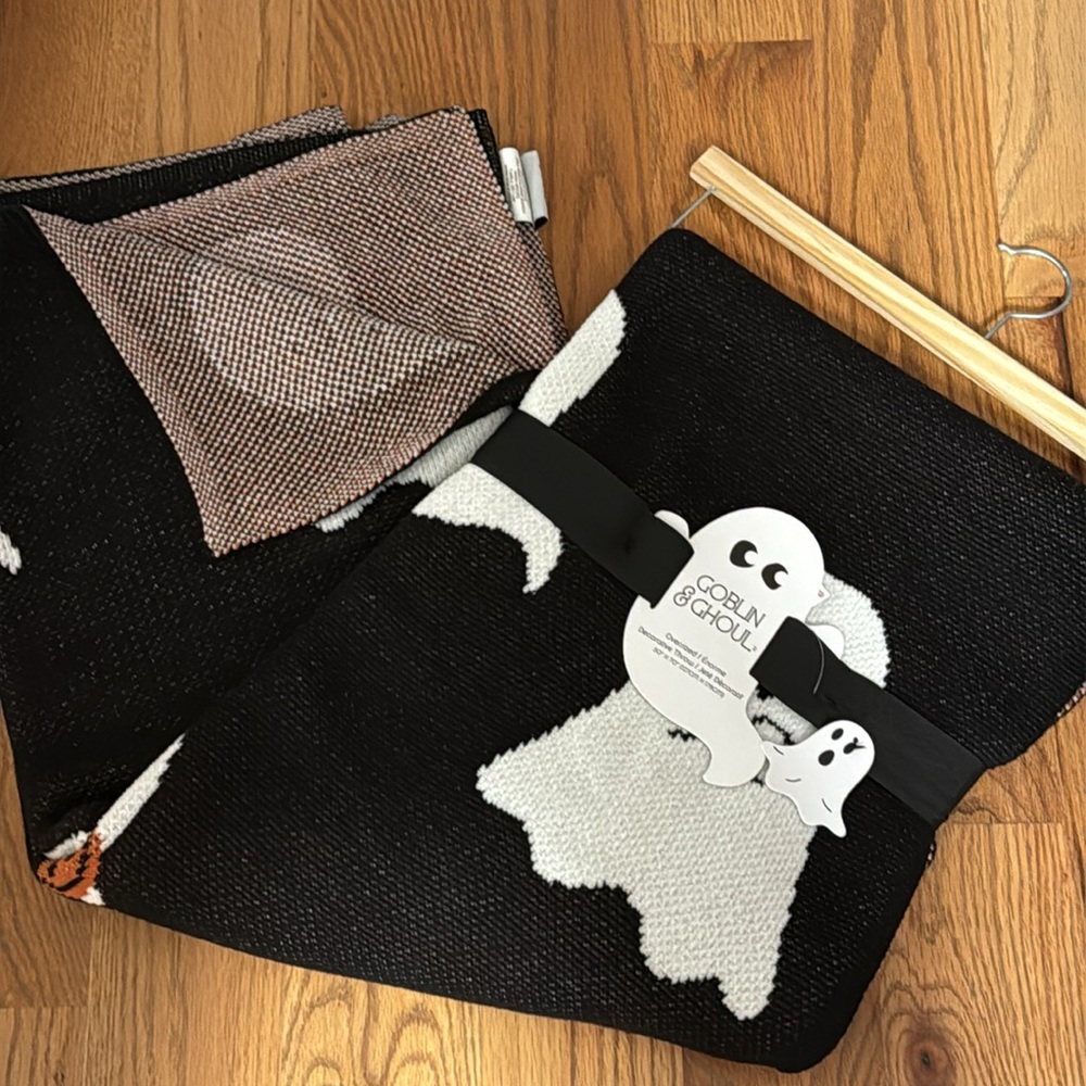GOBLIN & GHOUL BLACK GHOST PUMPKIN JACK O LANTERN OVERSIZED HALLOWEEN THROW NWT - Picture 2 of 13